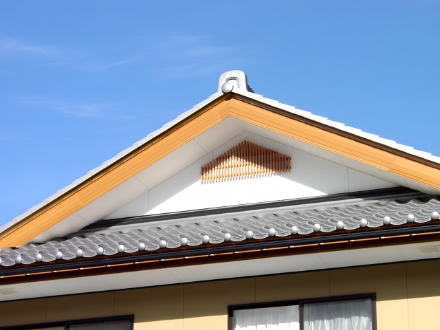 破風板（はふいた）